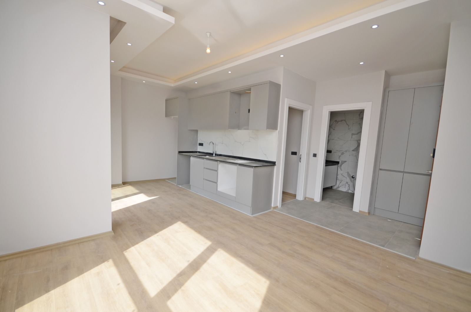 Avsallar Alanya'da Geniş Olanaklı Modern Aile Dairesi