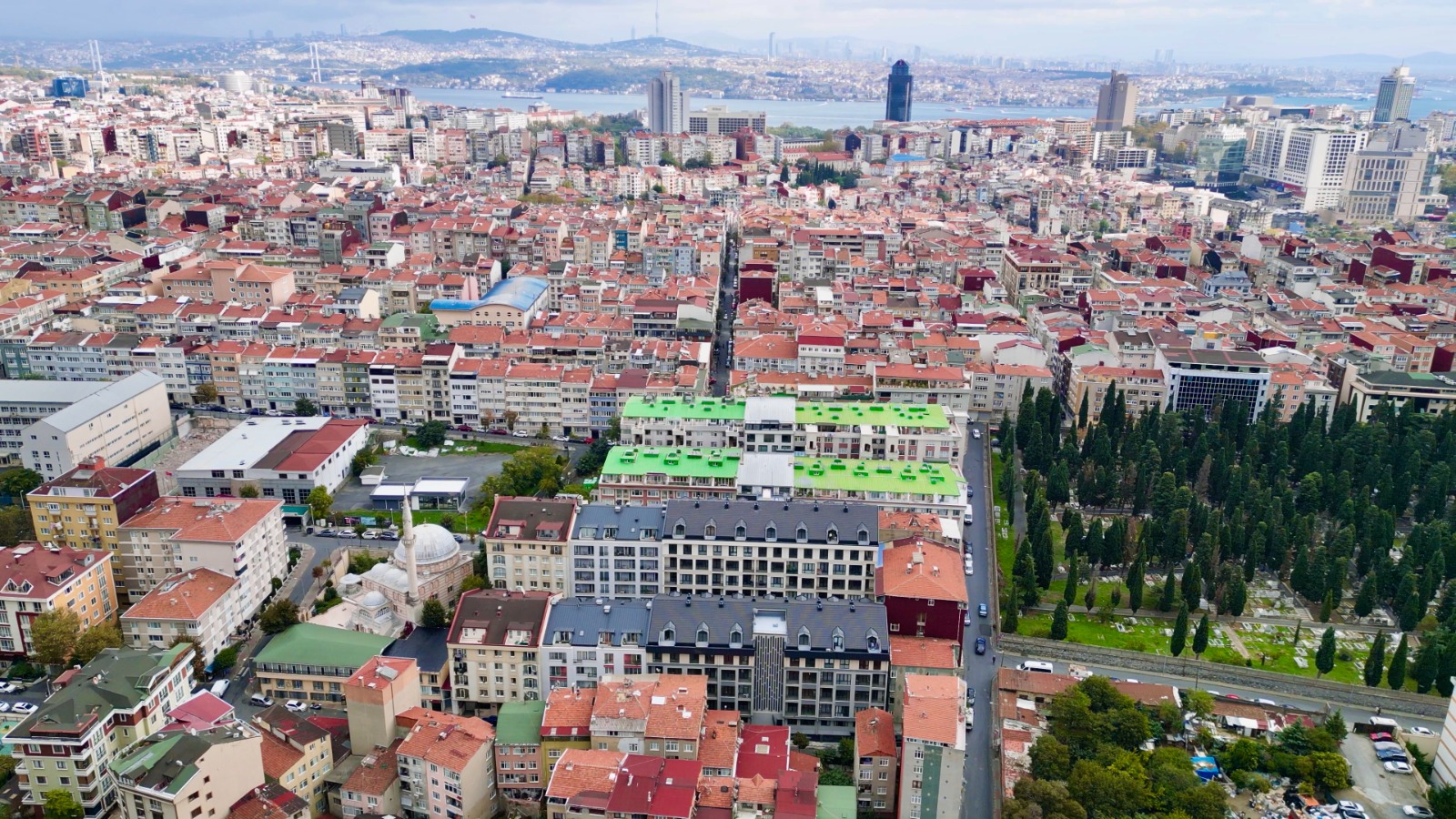 Modern Garden Apartment for Sale in Istanbul with Extensive Family Wellness Facilities