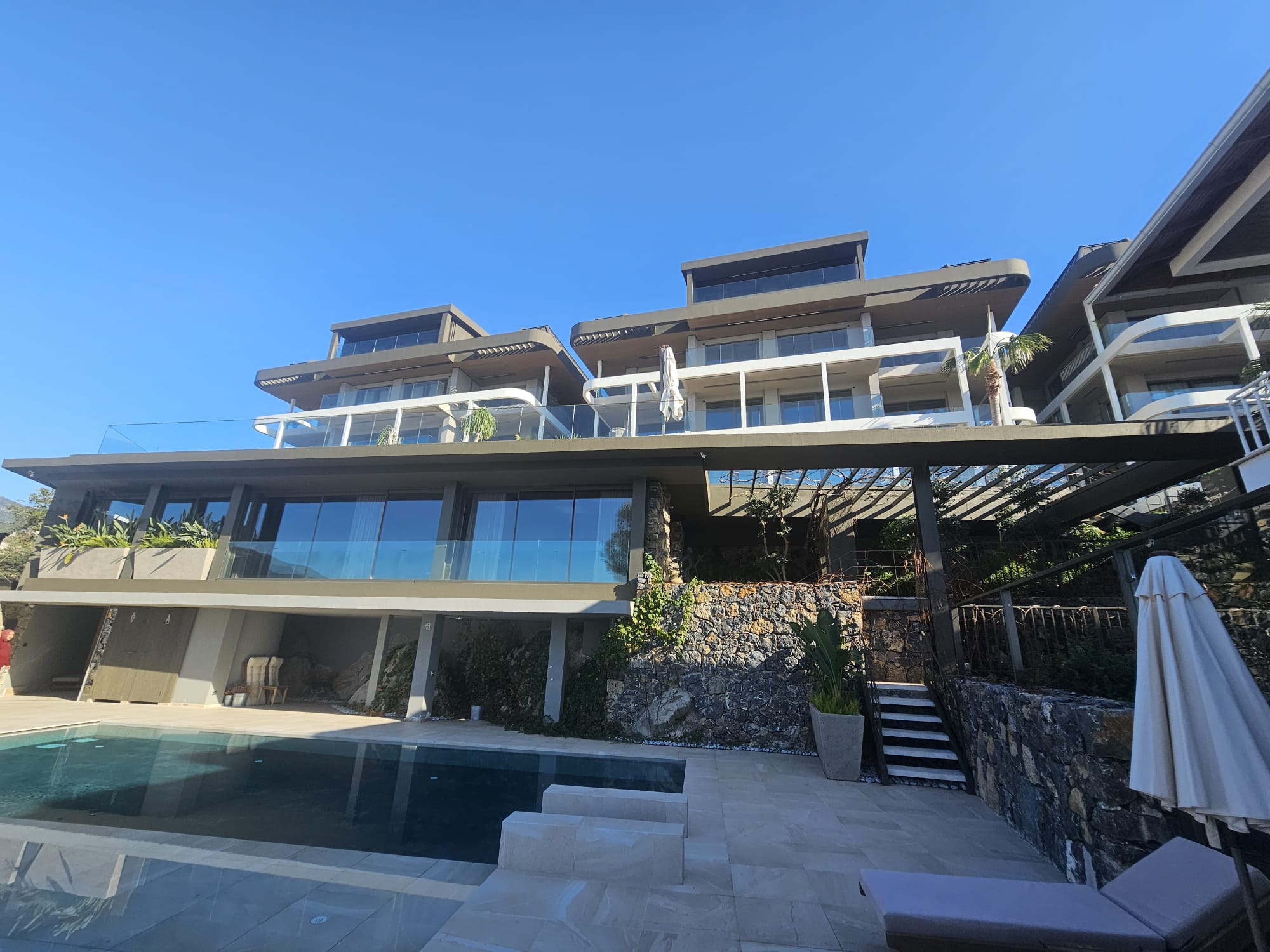 Elegant Lägenhet i Centrala Alanya – Havsnära och Modern