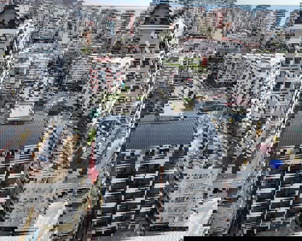 Moderni asunto myynnissä Mahmutlarissa, Alanyassa – Puutarhan ja palveluiden äärellä