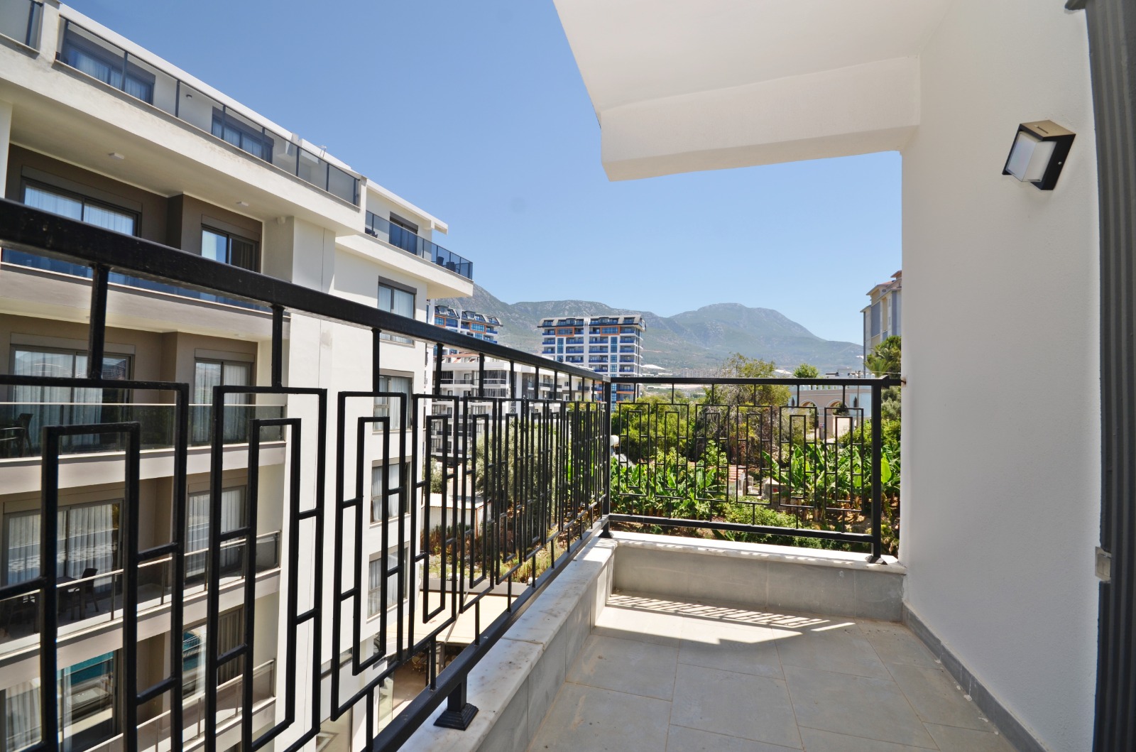 Moderne Küstenwohnung in Mahmutlar Alanya mit exklusiver Gartenanlage