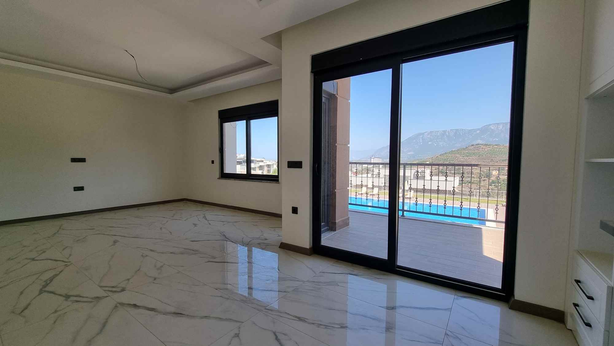 Møbleret duplex-lejlighed med privat have i Kargicak