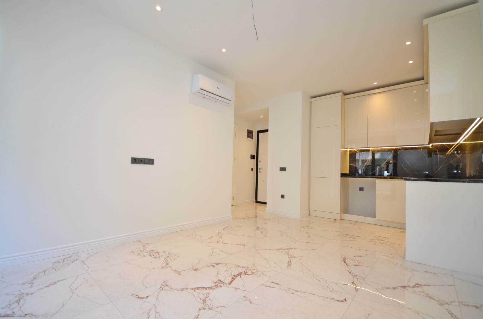 Moderne Residenz-Wohnung in Oba, Alanya mit exklusiven Annehmlichkeiten