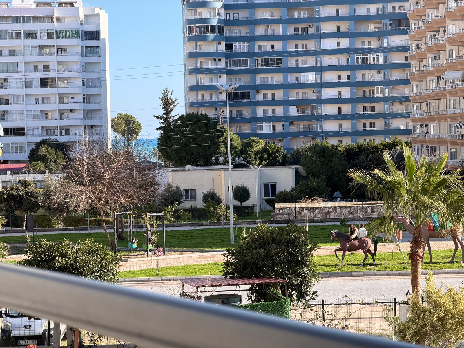 Moderne 1+1 lejlighed til salg i Mersin Tomuk nær havet