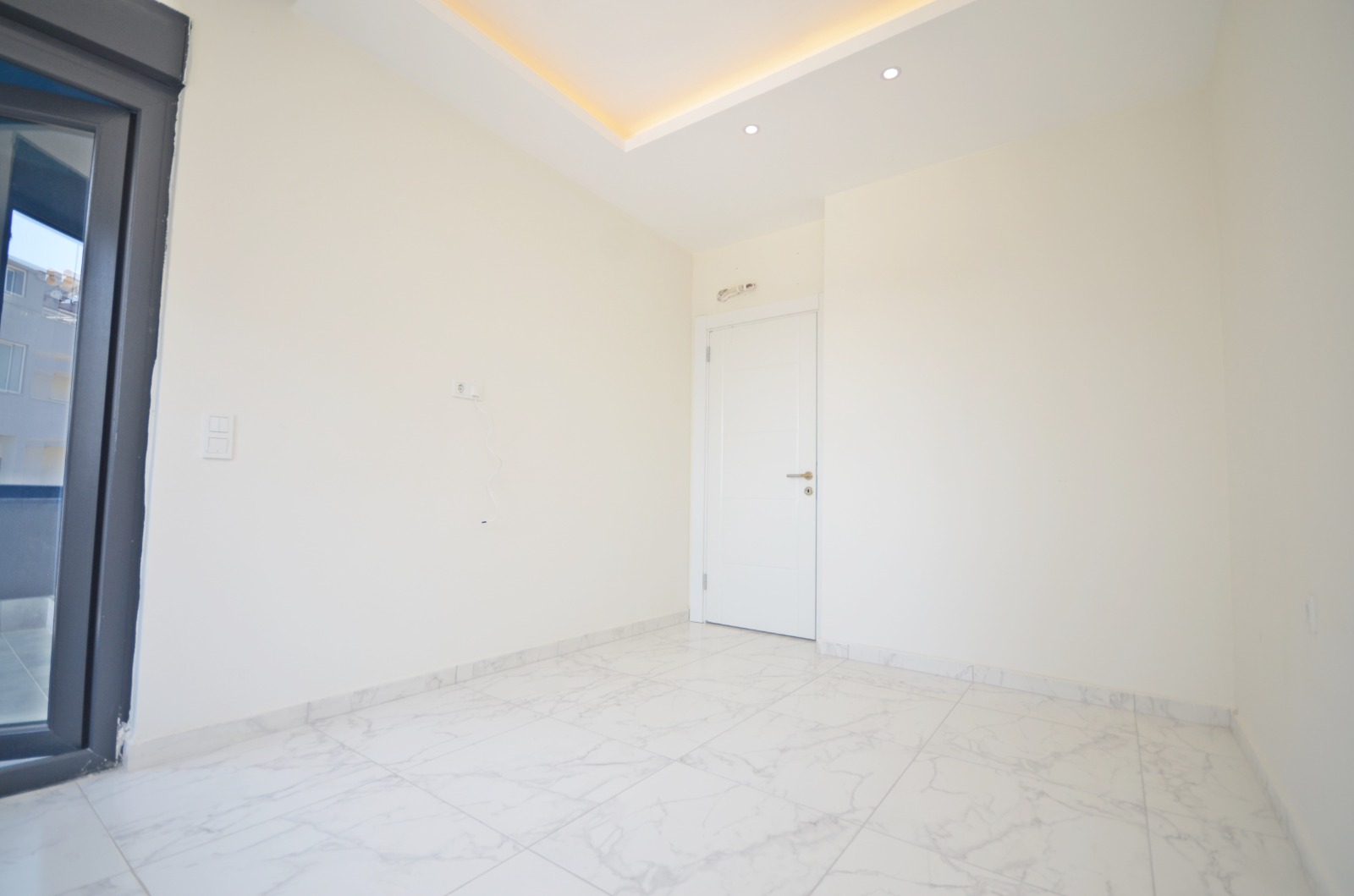 Сучасна Квартира в Паялларі, Аланія: Сімейна Резиденція з Розкішним Садом