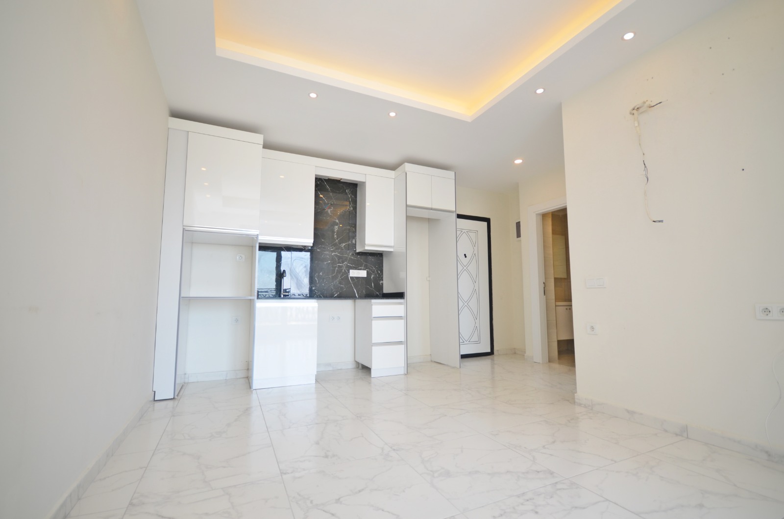 Сучасна Квартира в Паялларі, Аланія: Сімейна Резиденція з Розкішним Садом