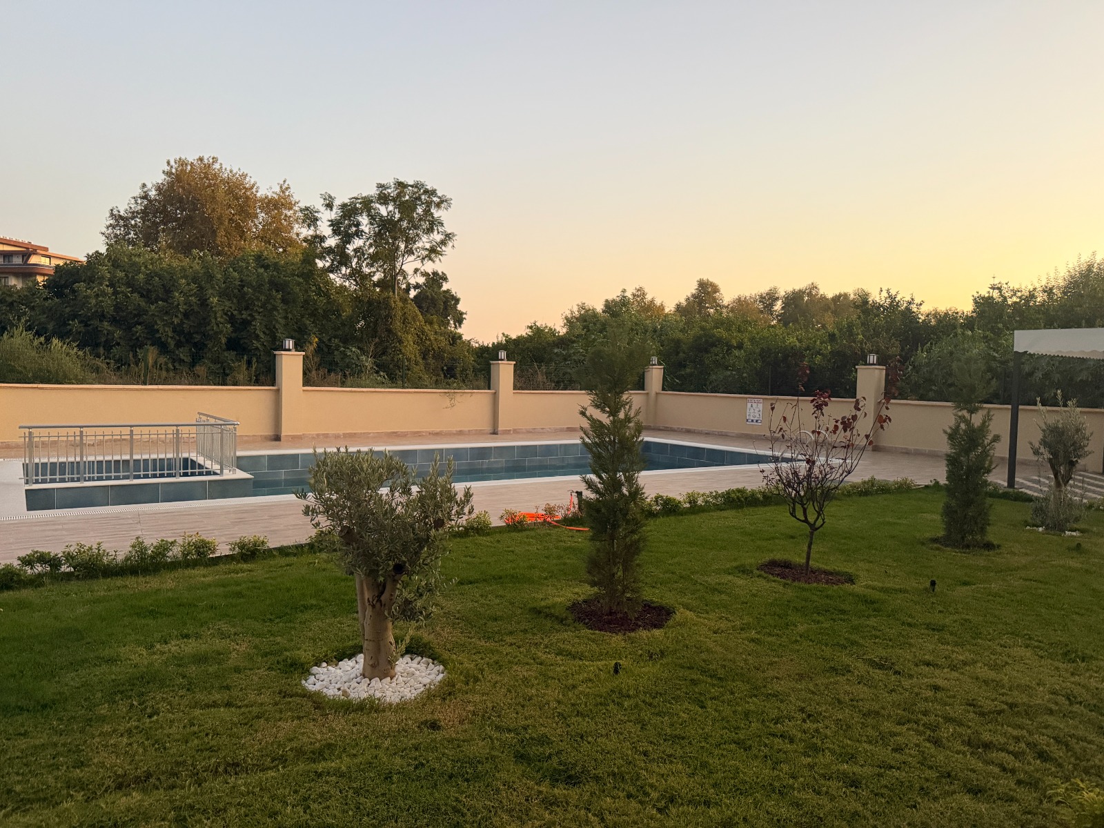 阿兰尼亚 Oba 区现代花园公寓：近医院，理想的全年居住投资选