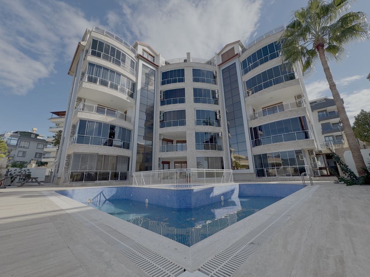 阿拉尼亚凯斯特尔豪华精装公寓出售，尊享私人桑拿与壁炉