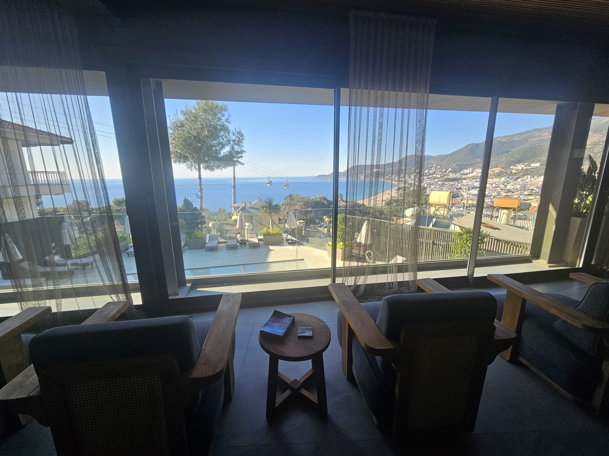 Elegant Lägenhet i Centrala Alanya – Havsnära och Modern