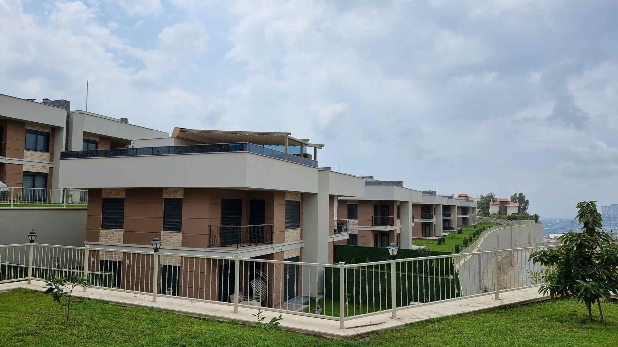 Møbleret duplex-lejlighed med privat have i Kargicak