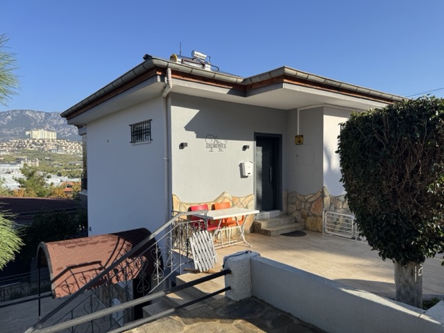 Alanya Kargıcak'ta Bahçeli ve Eşyalı Aile Villası