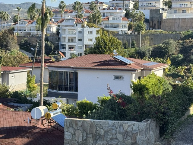 Alanya Kargıcak'ta Bahçeli ve Eşyalı Aile Villası