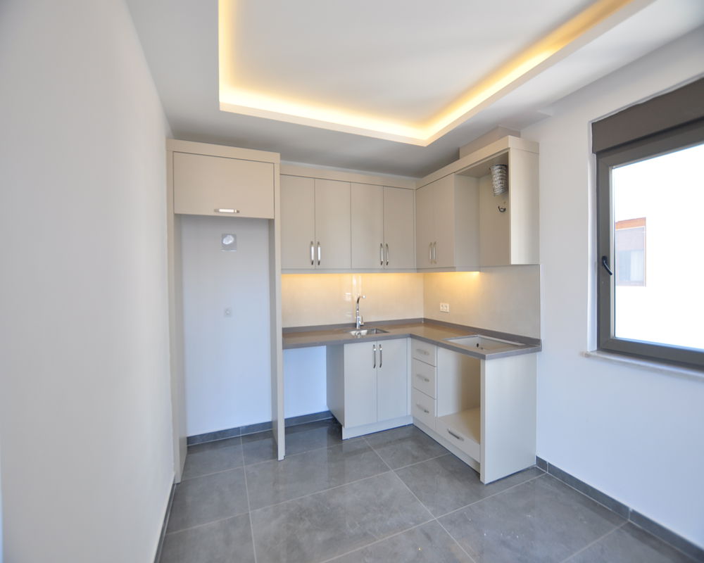 Moderni asunto myynnissä Mahmutlarissa, Alanyassa – Puutarhan ja palveluiden äärellä