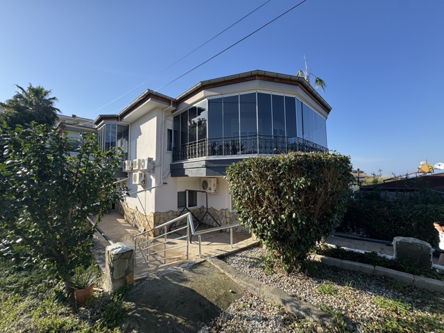 阿拉尼亚卡吉恰克海滨家庭别墅待售，尽享花园泳池生活