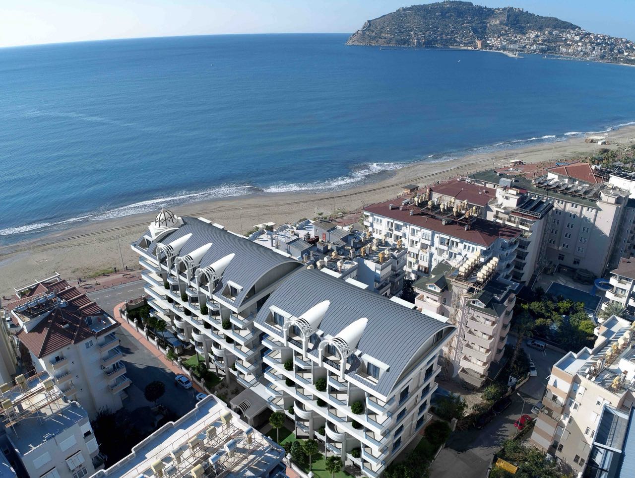 Contemporary Coastal Residence for Sale in Alanya Centrum with Extensive Facilities
