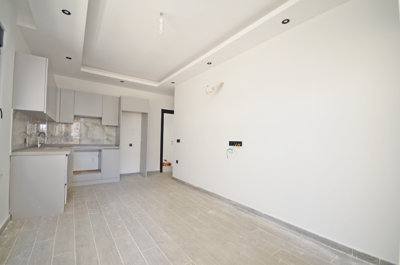 Mahmutlar Alanya'da Denize Yakın Modern 1+1 Satılık Daire