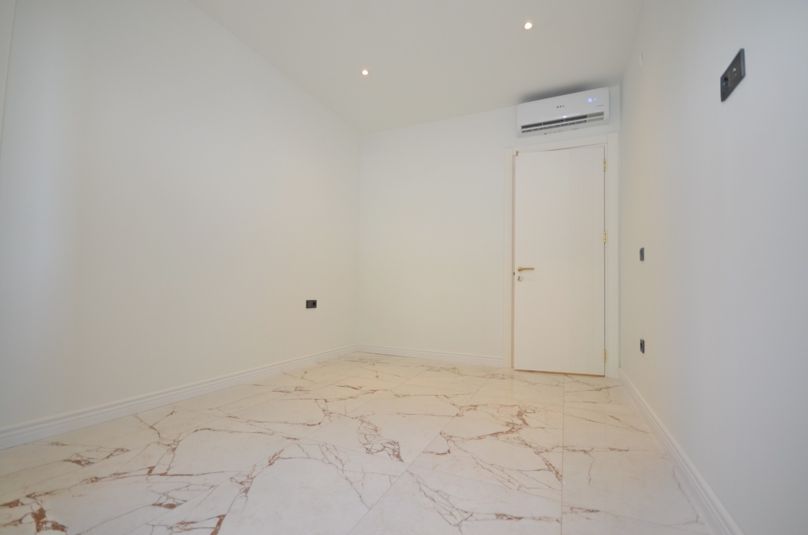 Moderne Residenz-Wohnung in Oba, Alanya mit exklusiven Annehmlichkeiten