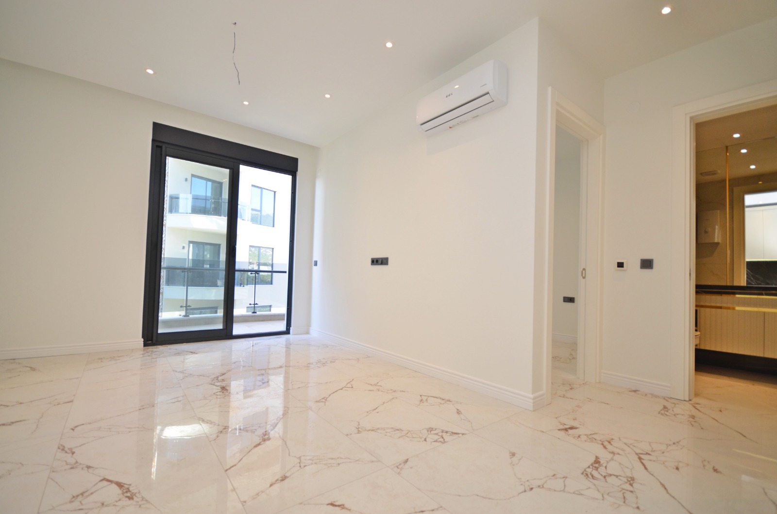 Moderne Residenz-Wohnung in Oba, Alanya mit exklusiven Annehmlichkeiten