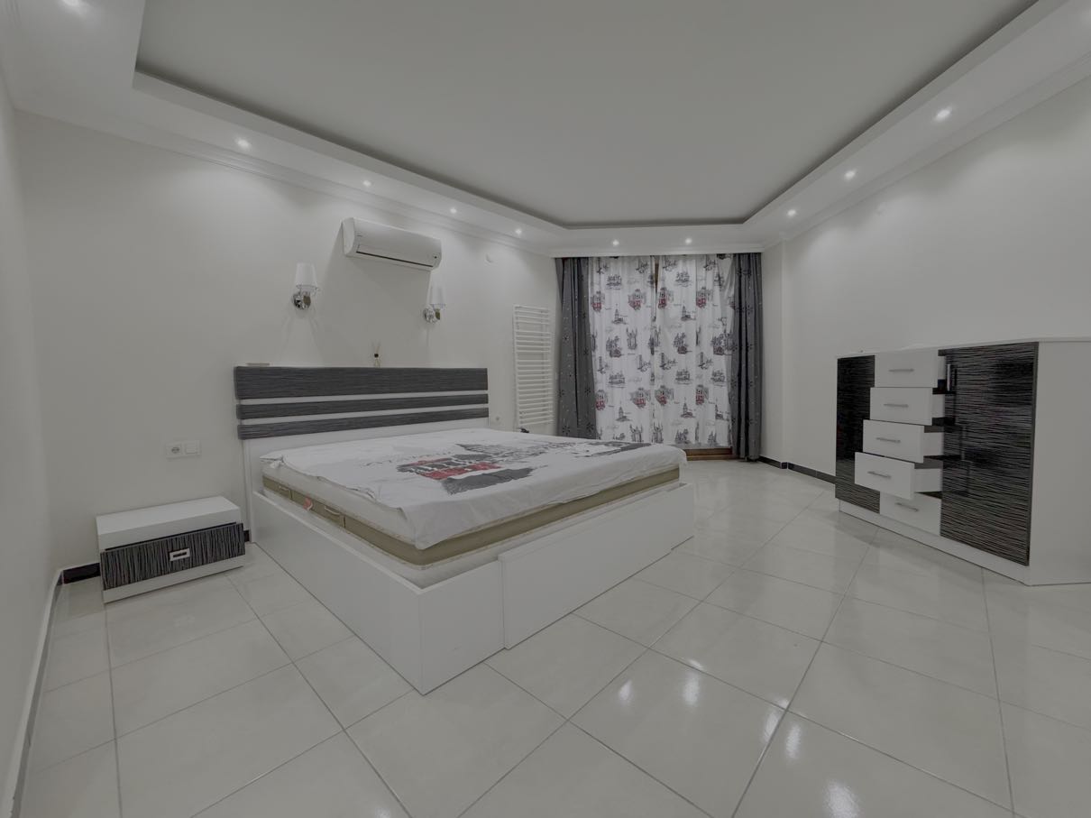 阿拉尼亚凯斯特尔豪华精装公寓出售，尊享私人桑拿与壁炉