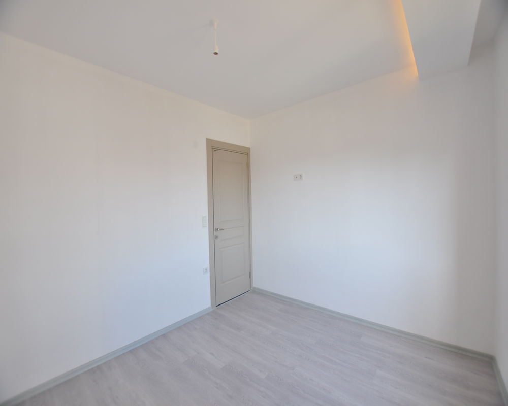 Moderni asunto myynnissä Mahmutlarissa, Alanyassa – Puutarhan ja palveluiden äärellä