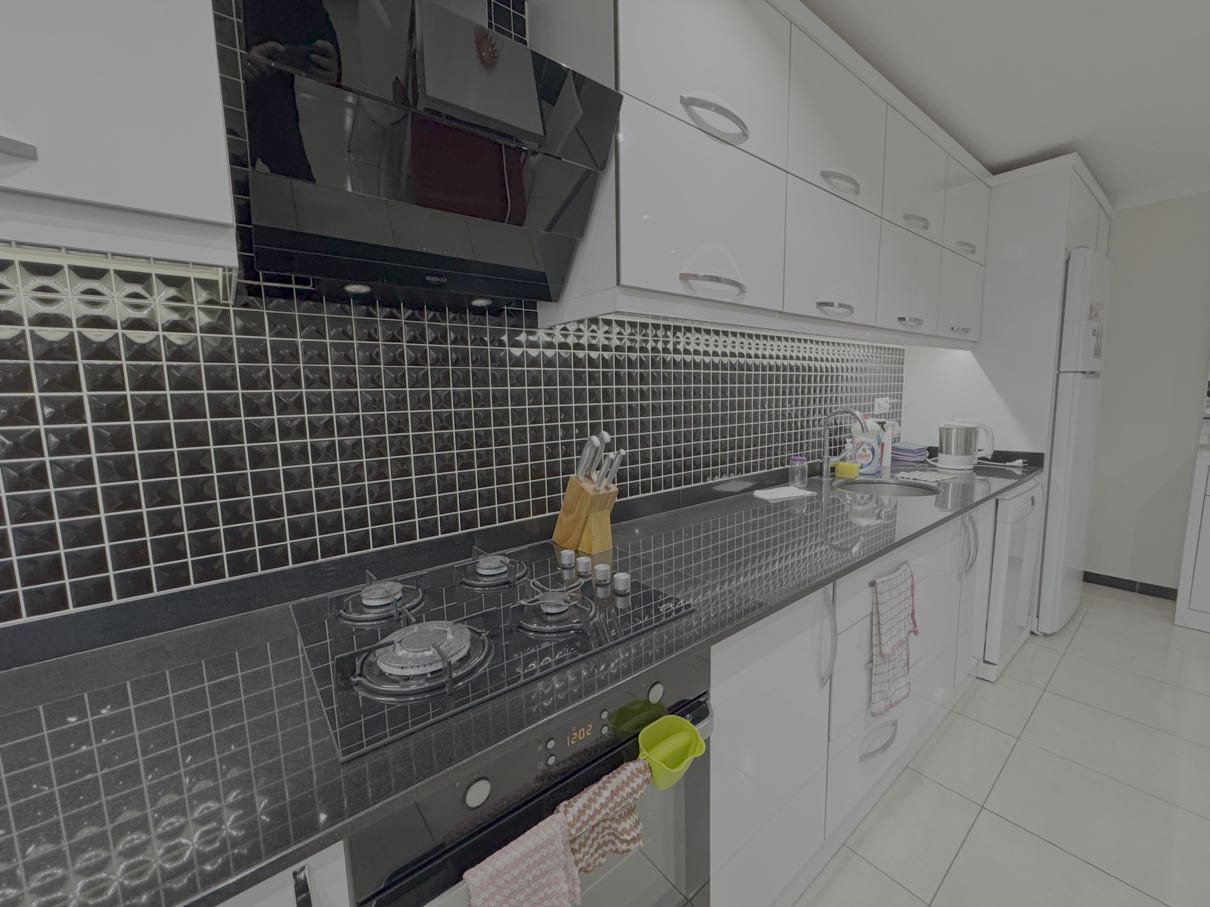 阿拉尼亚凯斯特尔豪华精装公寓出售，尊享私人桑拿与壁炉