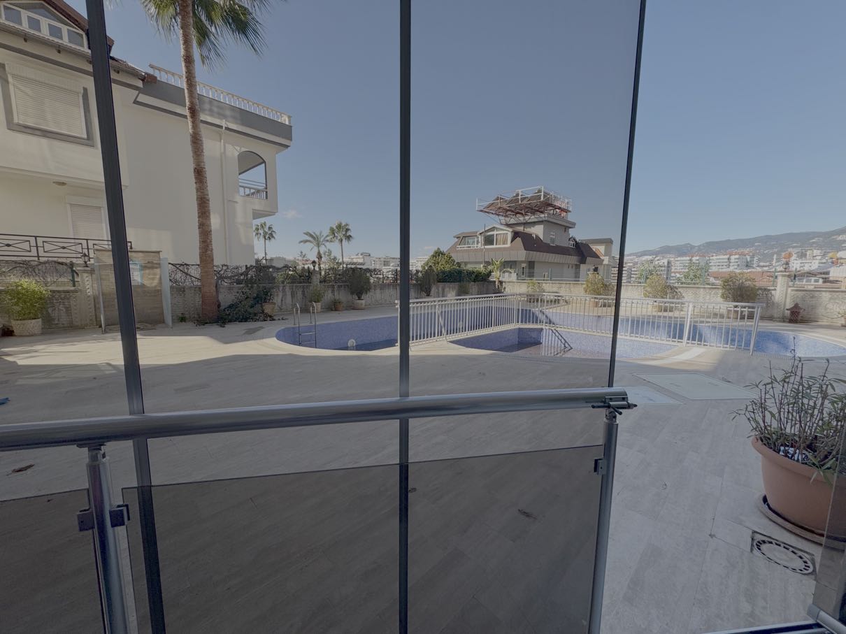 阿拉尼亚凯斯特尔豪华精装公寓出售，尊享私人桑拿与壁炉