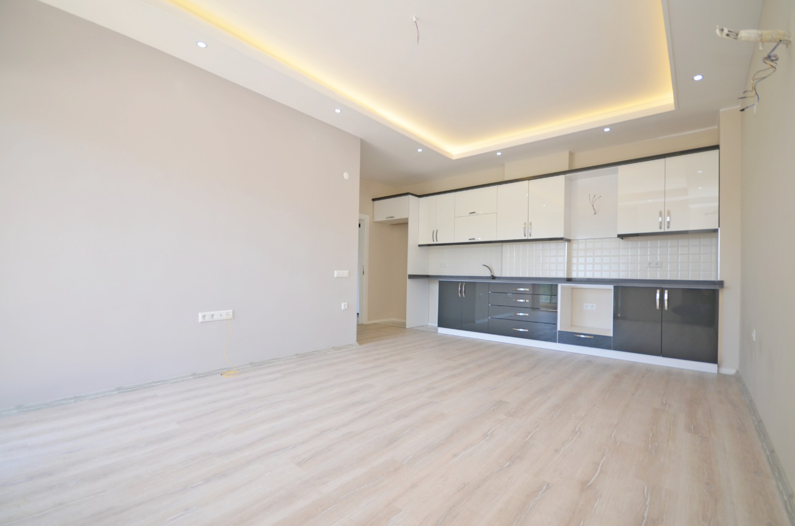 Просторная семейная квартира в Оба, Аланья, с садом и бассейном