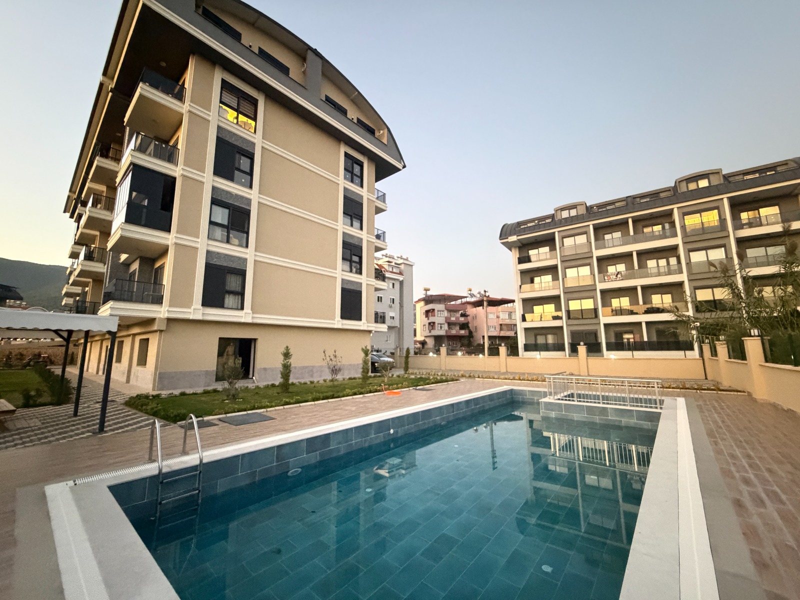 Moderne Hageleilighet til Salgs i Oba, Alanya – Nær Sykehus