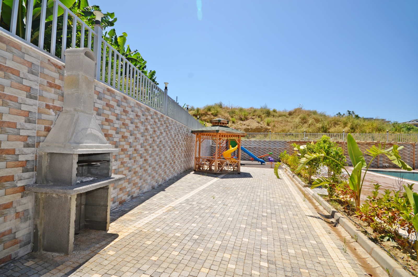 Moderne Küstenwohnung in Mahmutlar Alanya mit exklusiver Gartenanlage
