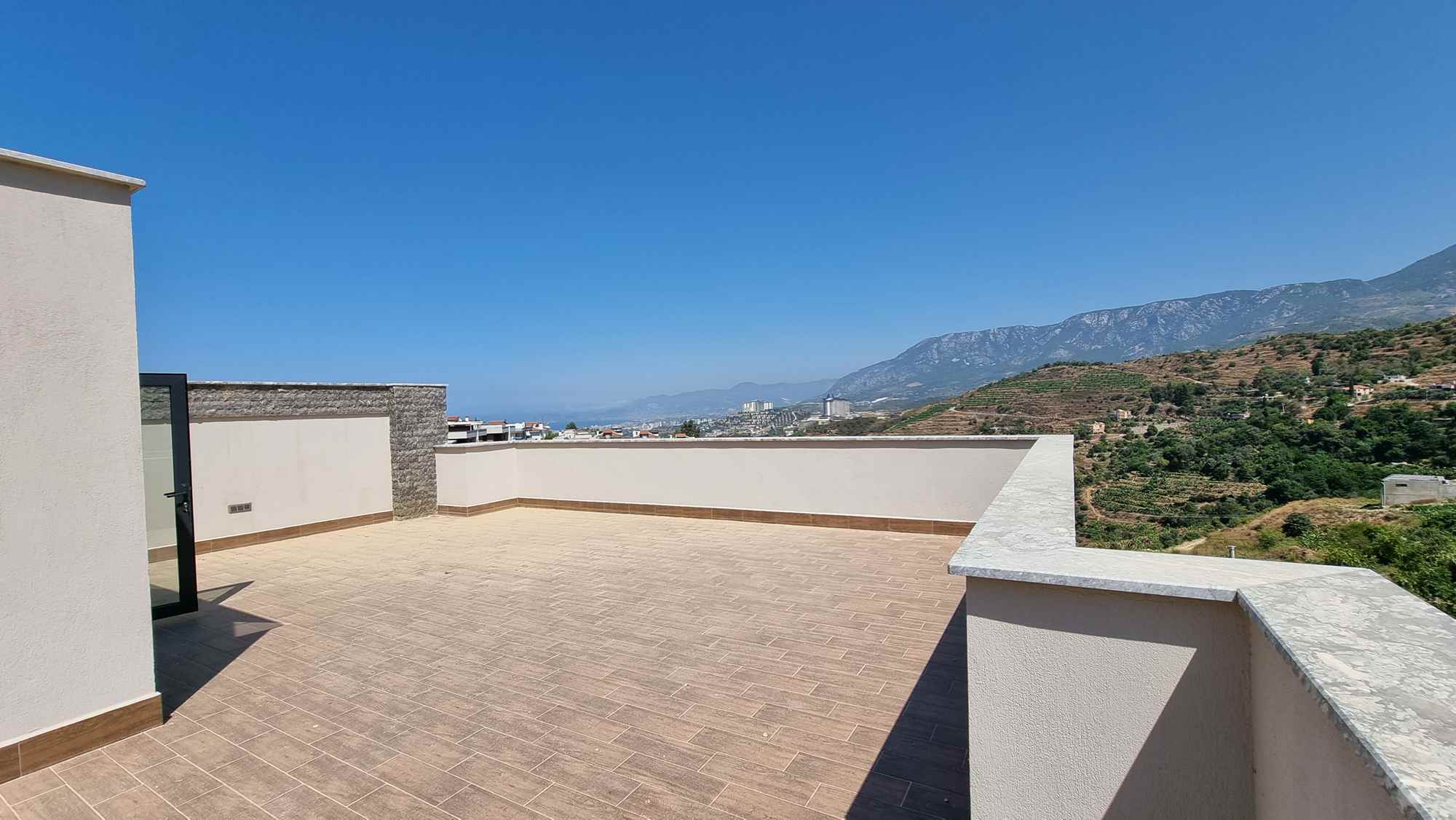 Møbleret duplex-lejlighed med privat have i Kargicak