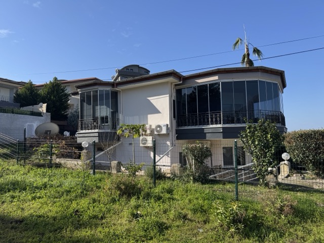 Alanya Kargıcak'ta Bahçeli ve Eşyalı Aile Villası