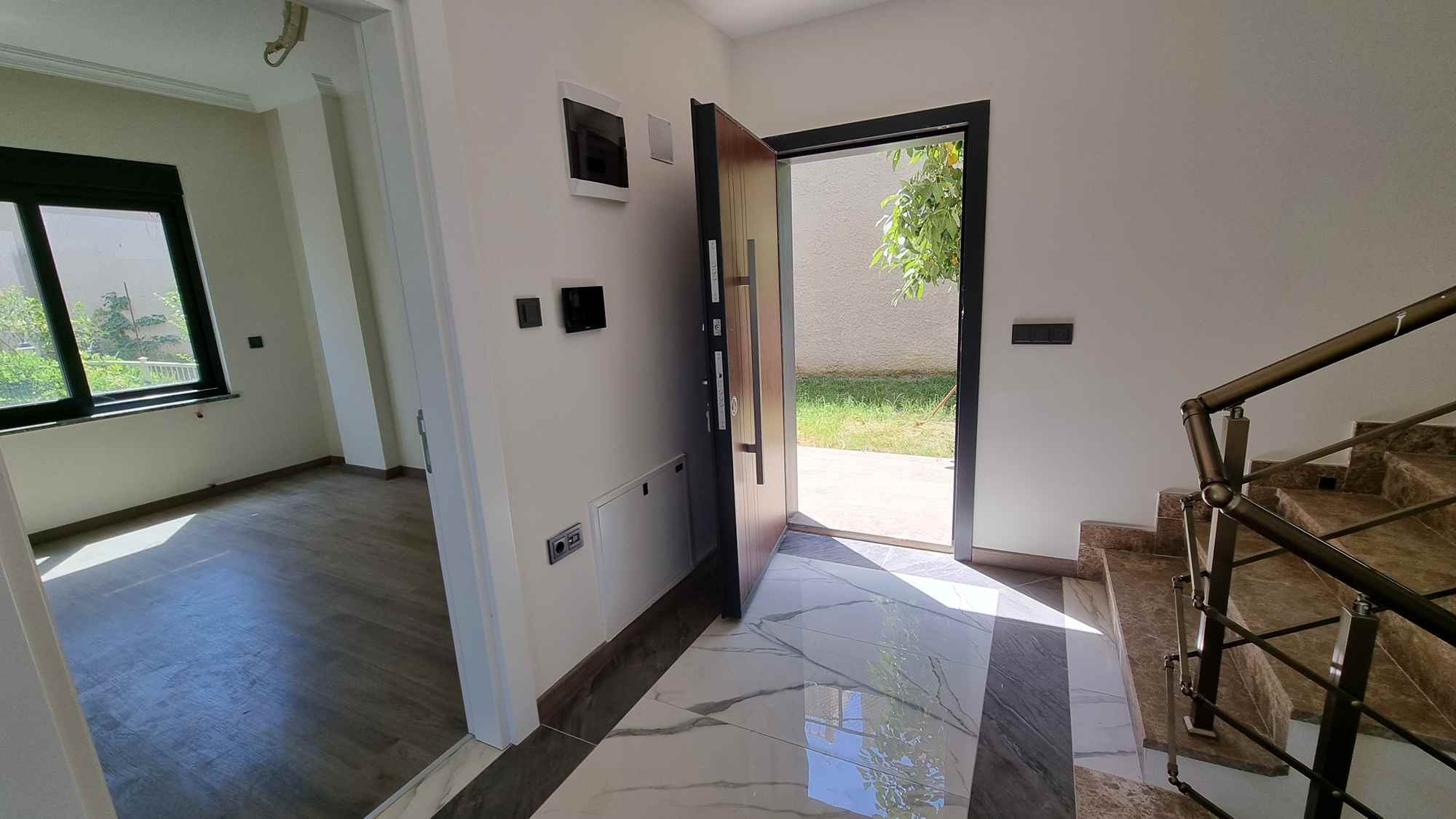 Møbleret duplex-lejlighed med privat have i Kargicak