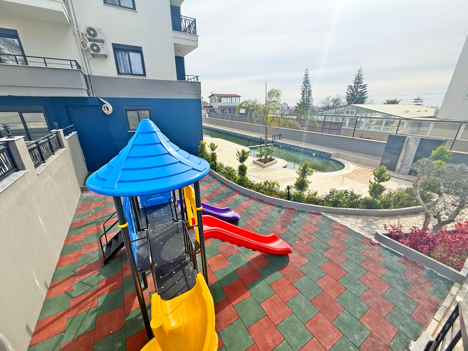 Сучасна Квартира в Паялларі, Аланія: Сімейна Резиденція з Розкішним Садом