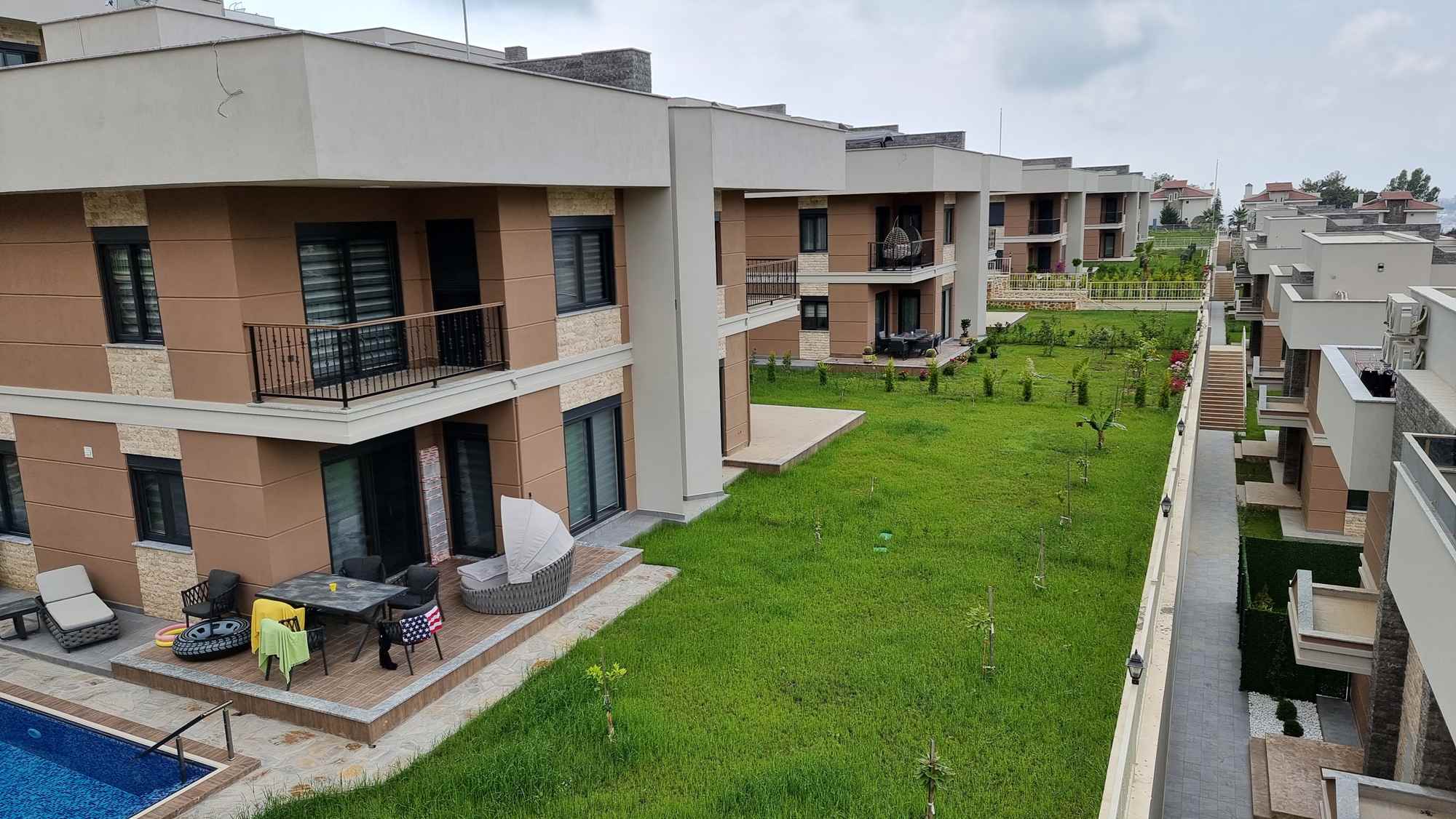 Møbleret duplex-lejlighed med privat have i Kargicak