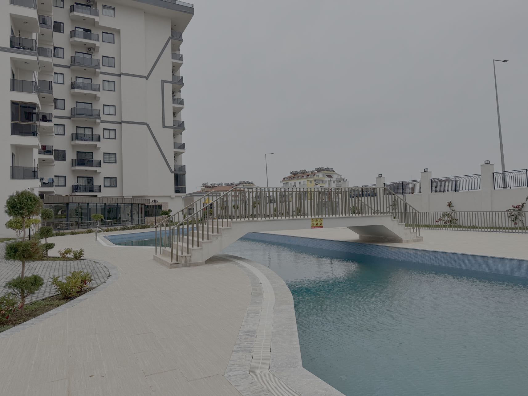 Moderni perheasunto Payallarissa – laajat mukavuudet perheille