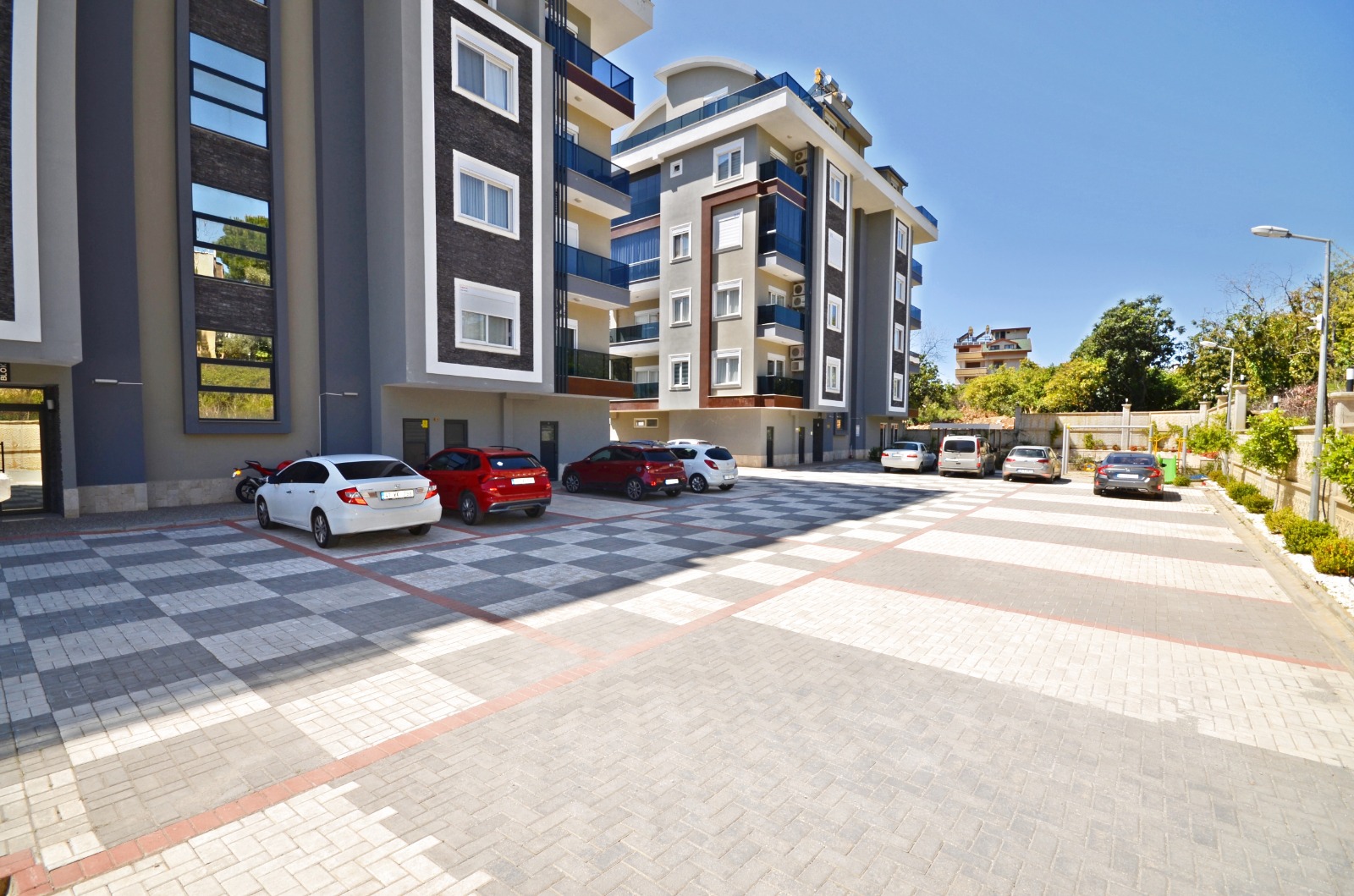 Просторная семейная квартира в Оба, Аланья, с садом и бассейном