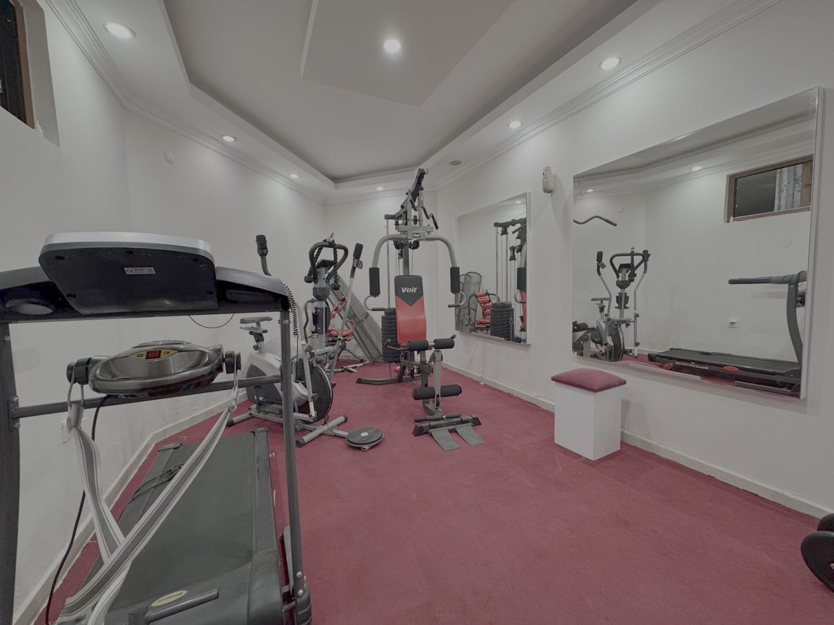 阿拉尼亚凯斯特尔豪华精装公寓出售，尊享私人桑拿与壁炉