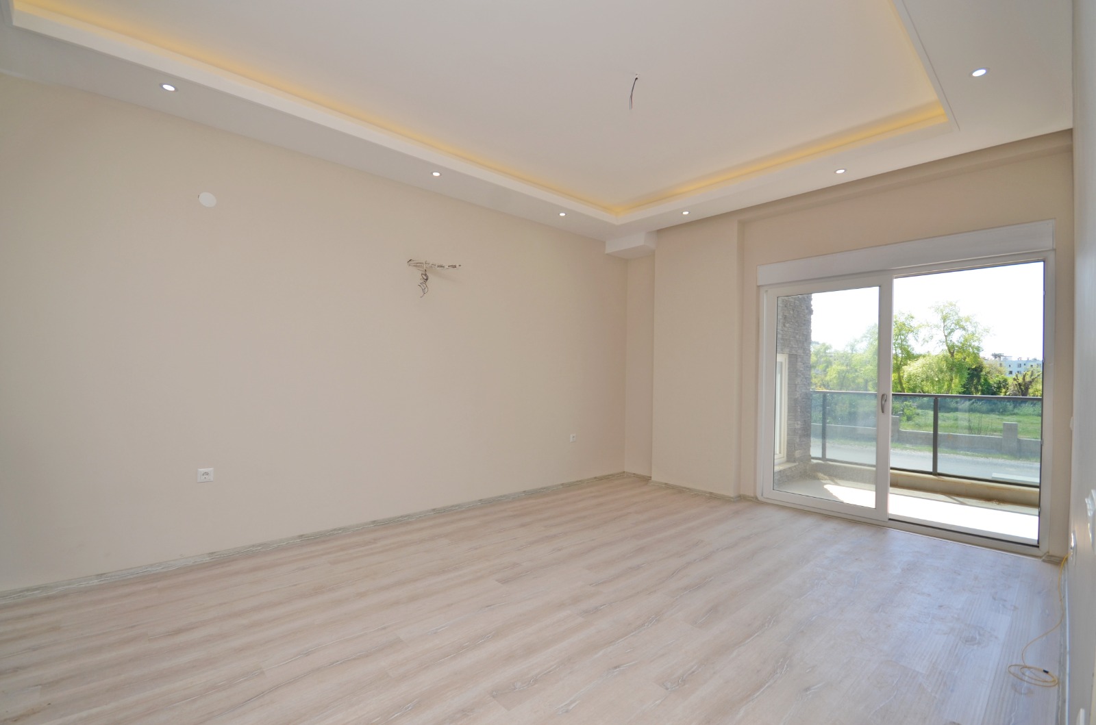 Просторная семейная квартира в Оба, Аланья, с садом и бассейном