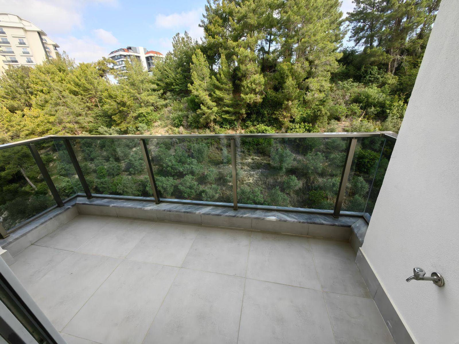 Современные апартаменты в Авсалларе с отельной инфраструктурой