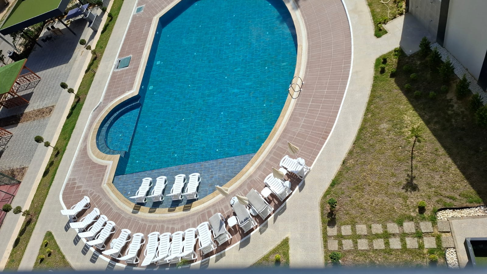 Avsallar Alanya'da Geniş Olanaklı Modern Aile Dairesi