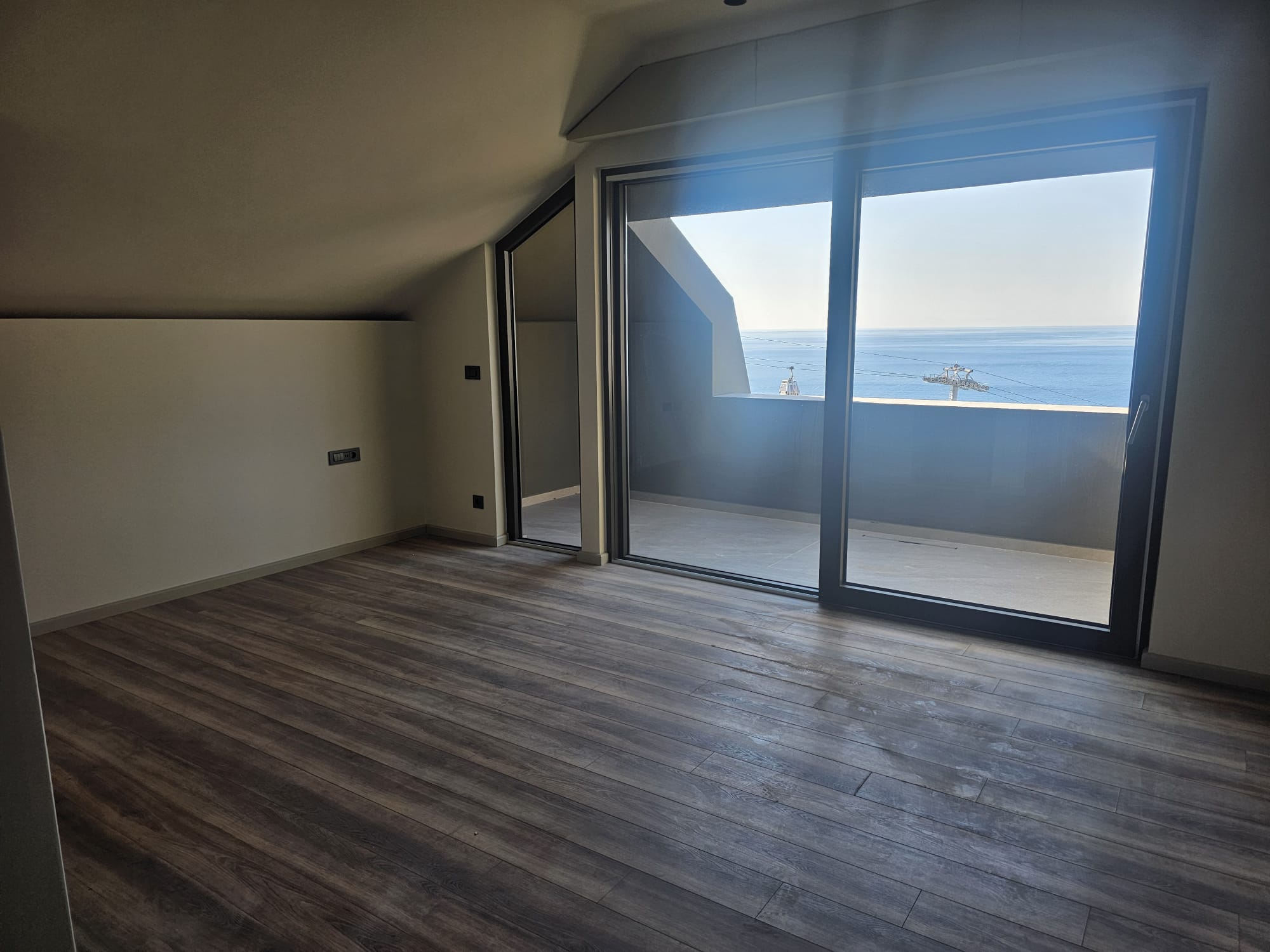 Elegant Lägenhet i Centrala Alanya – Havsnära och Modern