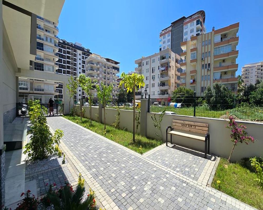 阿兰亚Mahmutlar现代豪华公寓：尊享完善配套与宜居花园