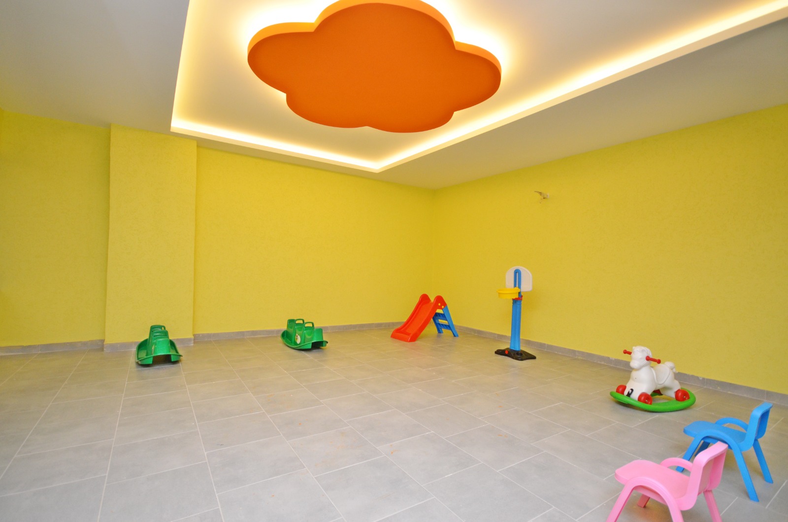 Moderne Küstenwohnung in Mahmutlar Alanya mit exklusiver Gartenanlage